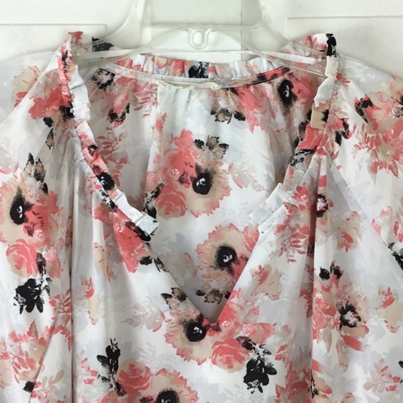 C & C California V-neck Floral Blouse Plus Size 2X - Picture 2 of 7